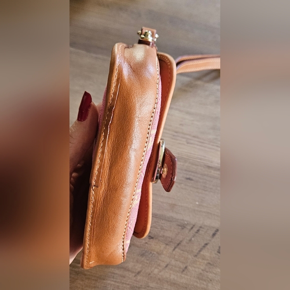 Dooney & Bourke wristlet EUC - Picture 4 of 7